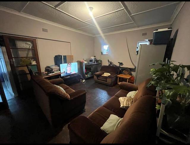 6 BEDROOM HOUSE FOR SALE IN ORANGE GROVE